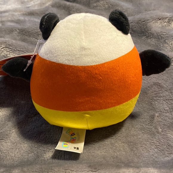 Emily (The Candy Corn Bat) 4.5” Halloween Squishmallow. - Picture 4 of 5